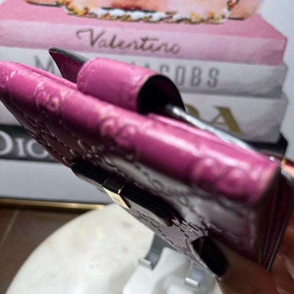 Gucci Pink Guccissima Bow Compact Wallet GUC - Picture 10 of 17